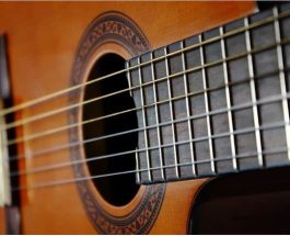 Comment choisir les bonnes cordes pour votre guitare ?