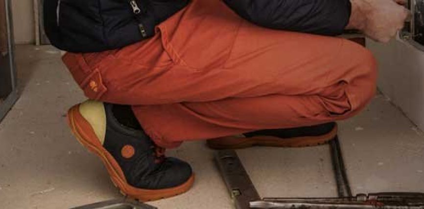 Bien choisir son pantalon professionnel : quels éléments prendre en compte ?